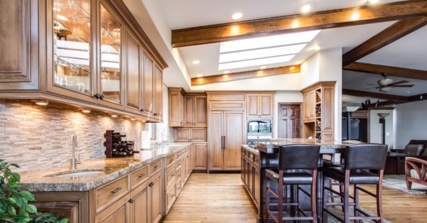 How to Maximize Natural Lighting in Your Kitchen and Surprise Your Guests